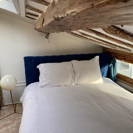 Duplex With Panoramic Views Over Apartment *
